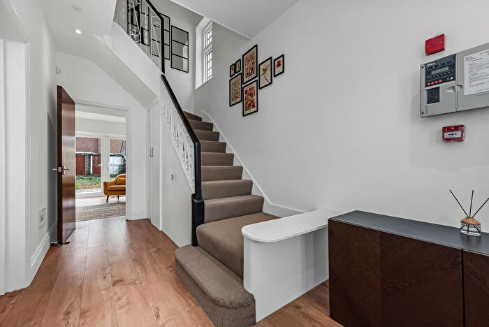 Studio To Rent In Eastern Avenue (Hmo), Redbridge, IG4