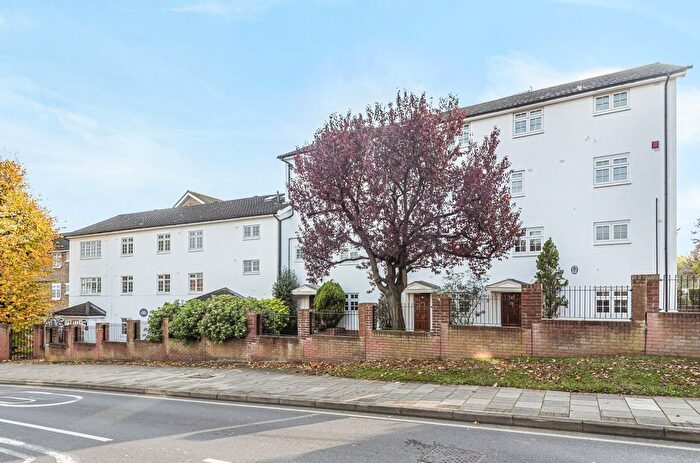 3 Bedroom Maisonette For Sale In Augustus Road, Southfields, SW19