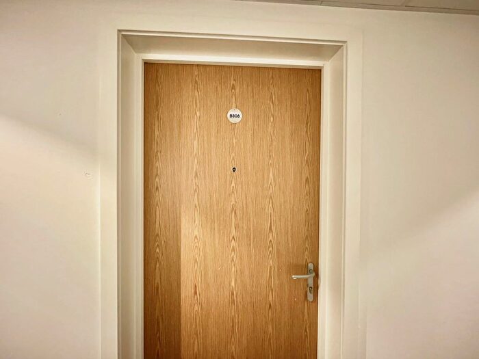 1 Bedroom Flat To Rent In Phoenix, Saxton Lane, Leeds, LS9