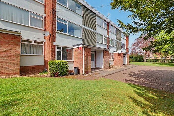 2 Bedroom Flat For Sale In Stonehouse Lane, Coventry, CV3