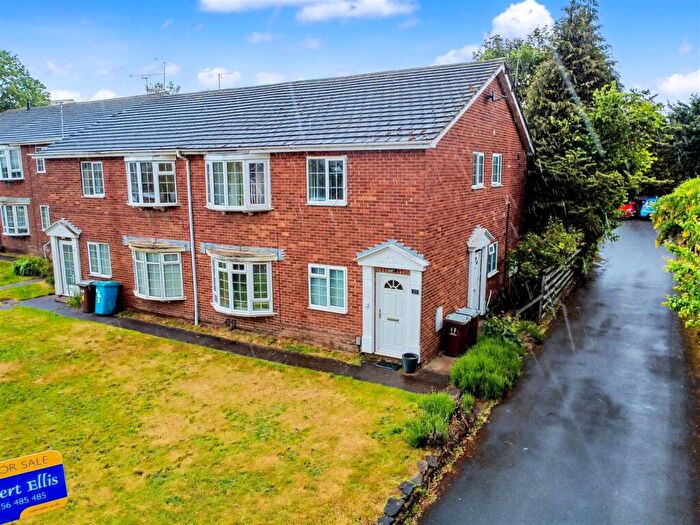 2 Bedroom Maisonette For Sale In Gregory Court, Nottingham, NG7