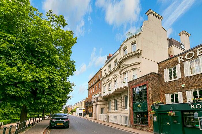 3 Bedroom Flat To Rent In Richmond Hill, Richmond, TW10