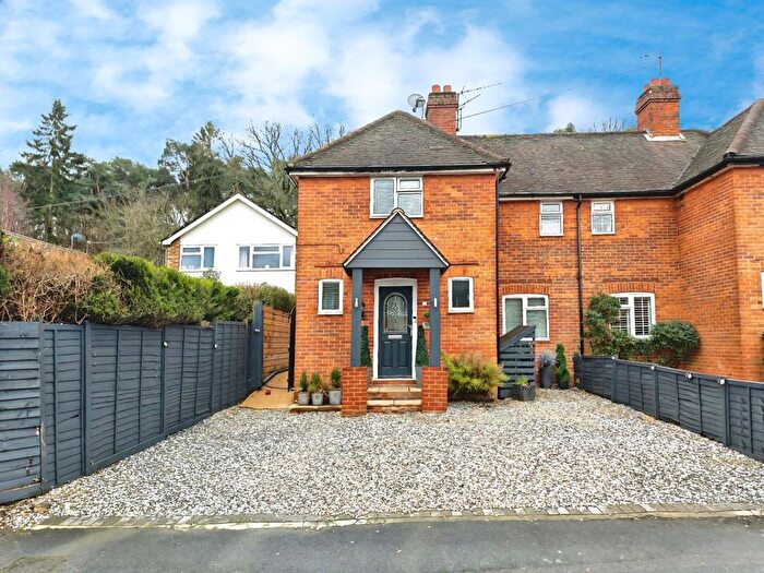 3 Bedroom Semi Detached House For Sale In Upper Broadmoor Road, Crowthorne, RG45
