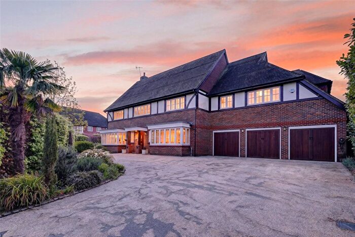 6 Bedroom Property To Rent In Lockestone, Weybridge, Surrey, KT13