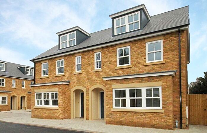 4 Bedroom Property To Rent In Pulsford Close, Twickenham, TW1