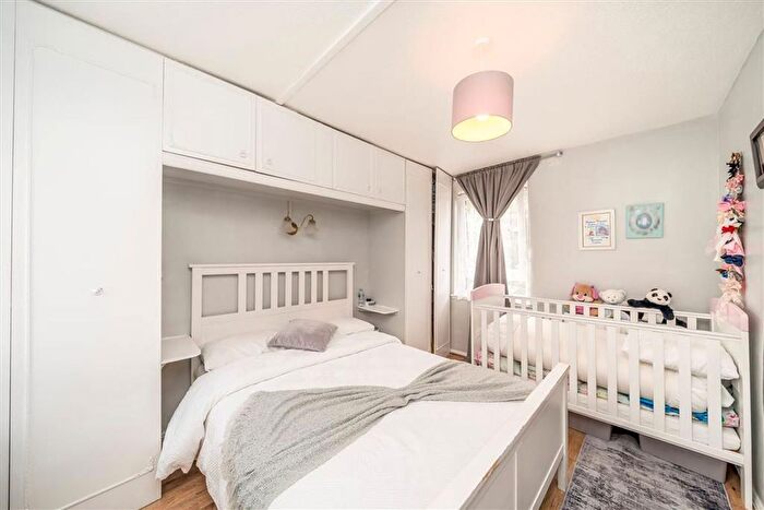 1 Bedroom Flat For Sale In Azof Street, Greenwich, SE10