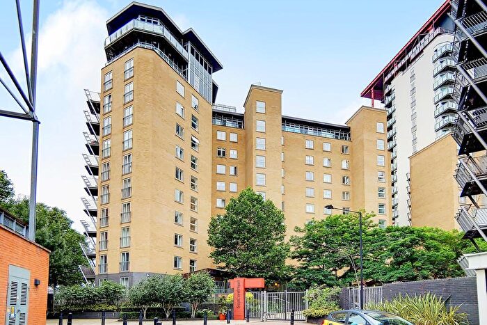 2 Bedroom Apartment To Rent In Naxos Building, Hutchin Street, Canary Wharf, London, E14