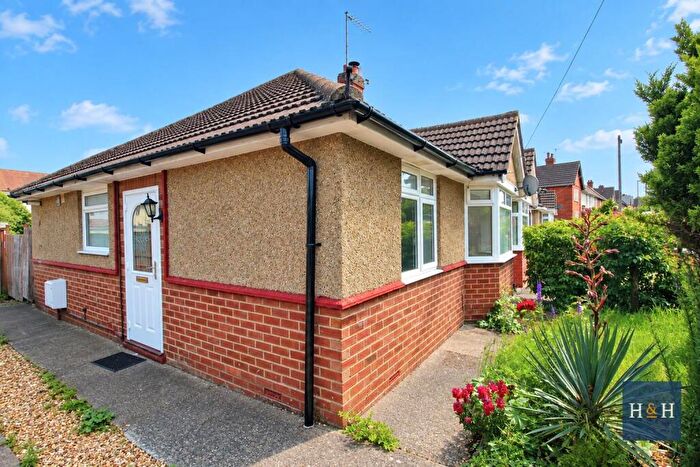 2 Bedroom Bungalow To Rent In Brookfield Road, Kingsley -, NN2