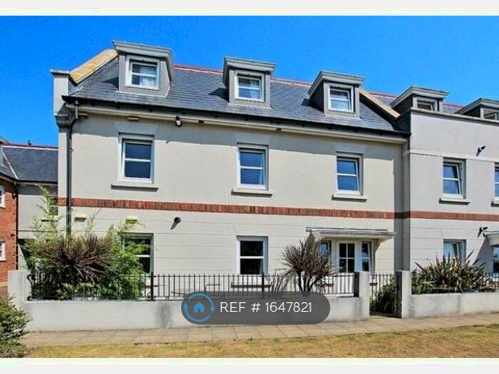 2 Bedroom Flat To Rent In Kings Quarter, Worthing, BN11