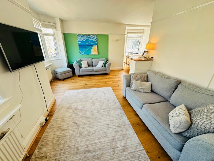 3 Bedroom Flat To Rent In St Michaels Road, Bournemouth, BH2