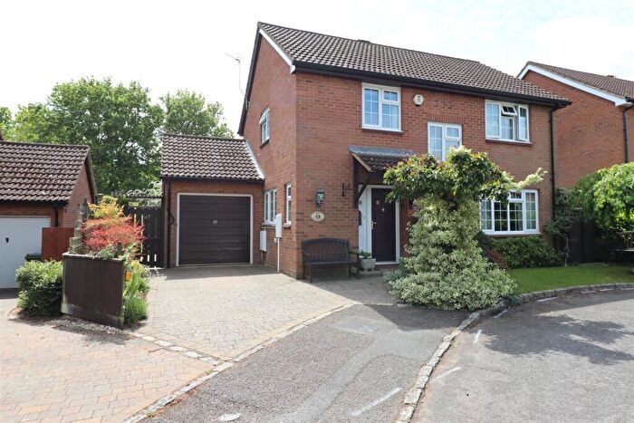4 Bedroom Detached House For Sale In Summerhayes, Great Linford, Milton Keynes, MK14