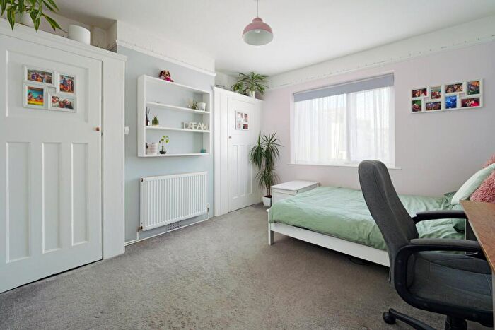 4 Bedroom Detached House For Sale In Victoria Road, Hythe, CT21