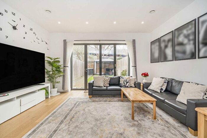 4 Bedroom Terraced House To Rent In Caird Street, North Kensington, W10