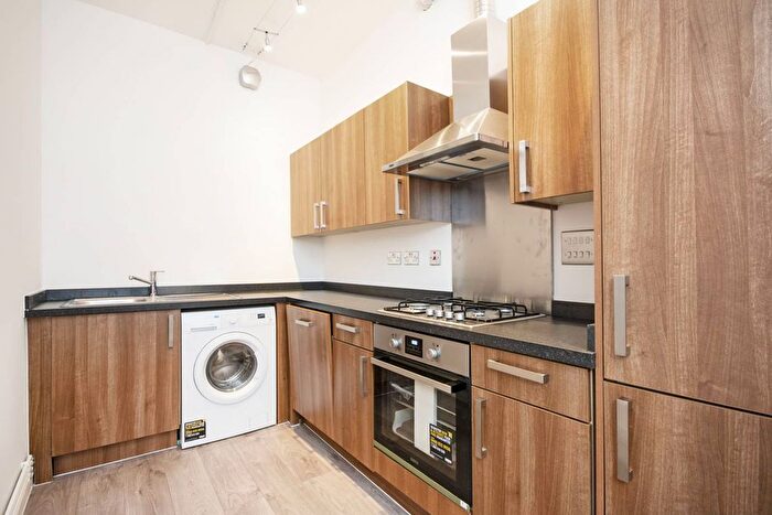 2 Bedroom Flat To Rent In Arbutus Street, Haggerston, London, E8