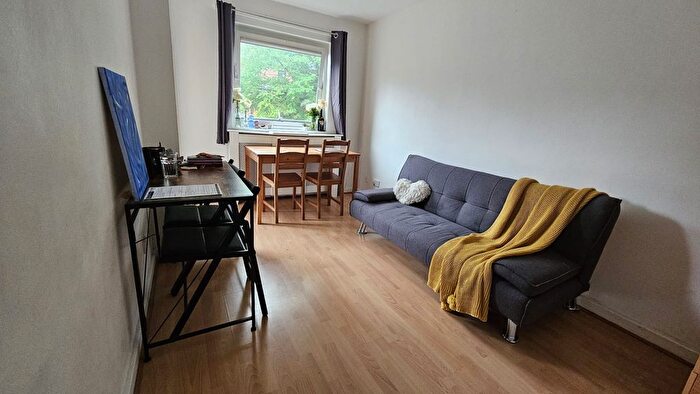 1 Bedroom Flat To Rent In Cooper Close, London, SE1