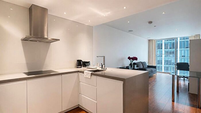 2 Bedroom Apartment For Sale In The Heron Building, More Street, City, EC2Y - Photo 6