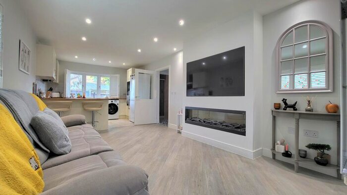 4 Bedroom Bungalow For Sale In Talbot Avenue, Orton Longueville, Peterborough, PE2