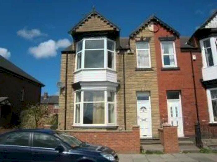 2 Bedroom Flat To Rent In Goschen Street, Sunderland, Tyne Amp; Wear, SR5