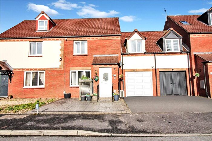 3 Bedroom House For Sale In Abbotsbury Way, Swindon, Wiltshire, SN25