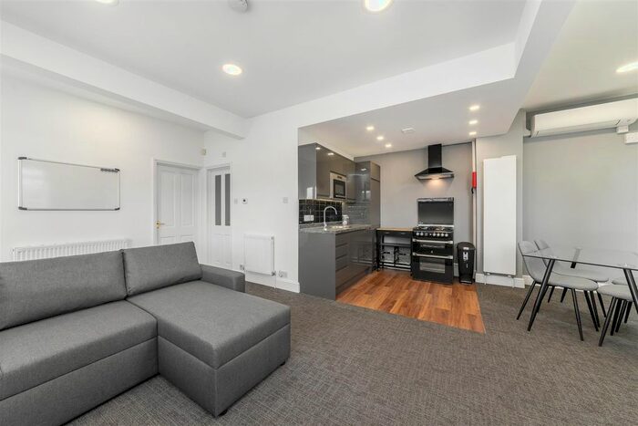 1 Bedroom Flat To Rent In Manor Road, Ealing, W13