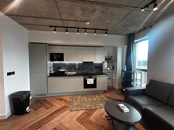 2 Bedroom Flat To Rent In Ancoats Gardens, City Centre, M4