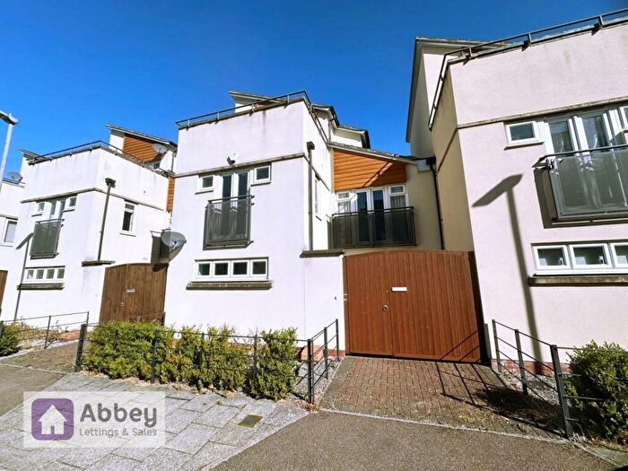 3 Bedroom Link Detached House To Rent In Darnall Road, Leicester, LE2