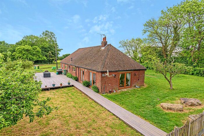 3 Bedroom Equestrian Property For Sale In Scragged Oak Road, Hucking, Maidstone, ME17
