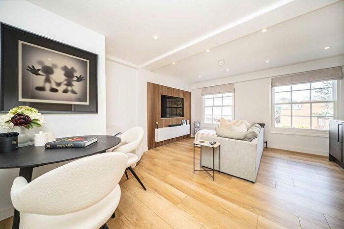 2 Bedroom Flat For Sale In Tavistock Place, Bloomsbury, WC1H