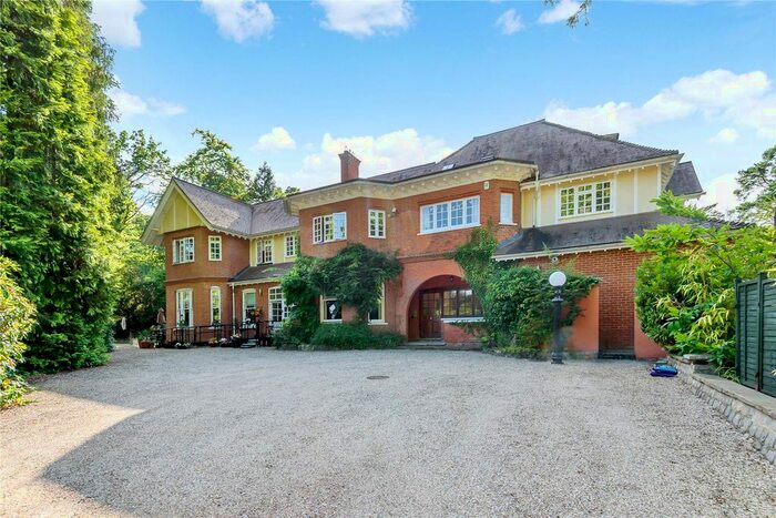 2 Bedroom Flat To Rent In Pirbright Road, Normandy, Guildford, Surrey, GU3