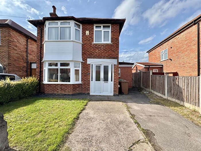 3 Bedroom Detached House To Rent In Woodhall Road, Wollaton, Nottingham, NG8