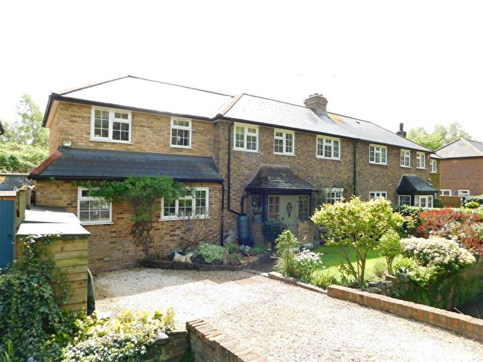 3 Bedroom Cottage To Rent In Weston Lodge, Thames Ditton, KT7