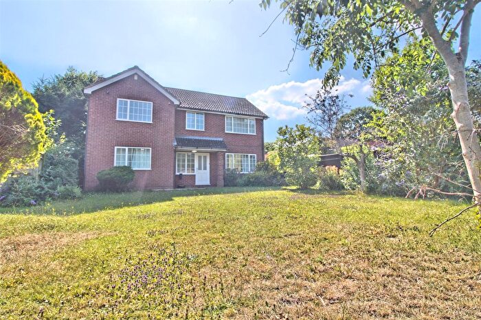 5 Bedroom Detached House To Rent In Lowfield Road, Caversham, Reading, RG4