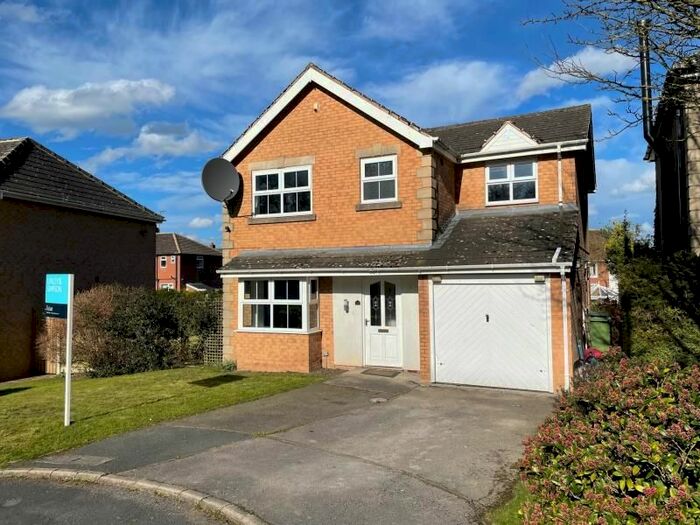 4 Bedroom Detached House To Rent In Harwood Close, Huddersfield, HD5