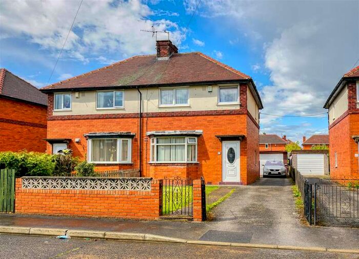 Houses for sale & to rent in WF10 3EH, Kings Avenue, Airedale And Ferry