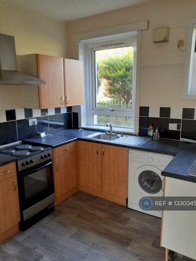 3 Bedroom Flat To Rent In Constarry Road, Kilsyth, Glasgow, G65