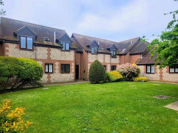 2 Bedroom Flat To Rent In The Herons, Selsey, PO20