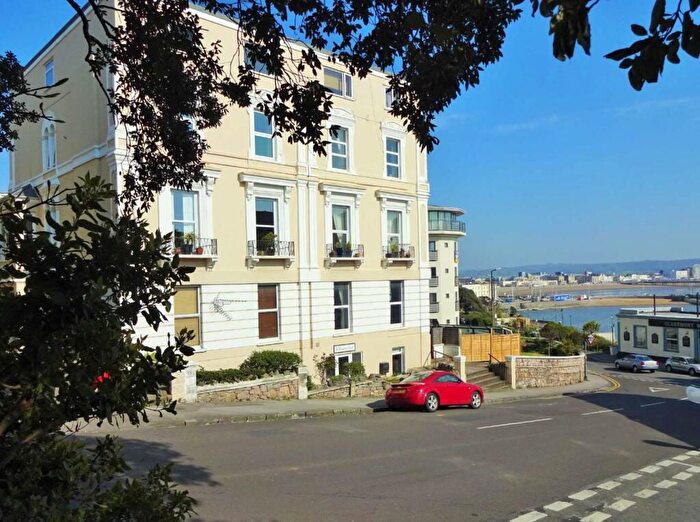 2 Bedroom Flat For Sale In Madeira Road, Weston-Super-Mare, BS23