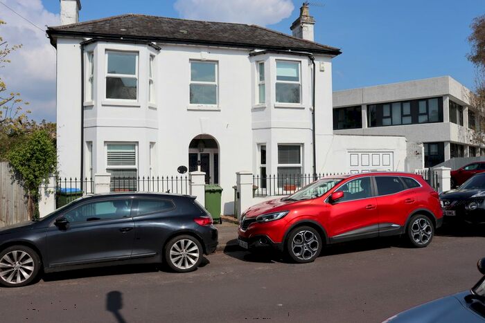 3 Bedroom Detached House To Rent In York Road, Weybridge, KT13