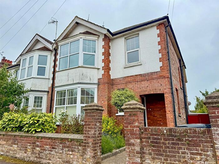 2 Bedroom Flat To Rent In Mitten Road, Bexhill-On-Sea, TN40