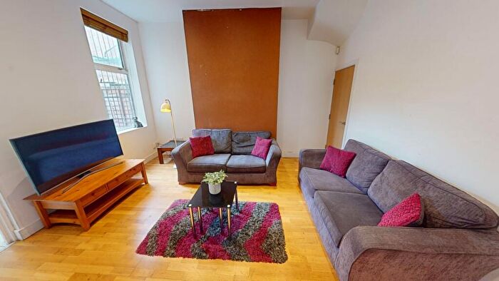 5 Bedroom Semi Detached House To Rent In Gregory Boulevard, NG7