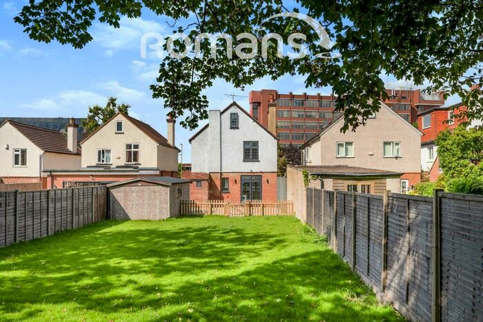 4 Bedroom Detached House To Rent In Farnborough Road, Farnborough, GU14