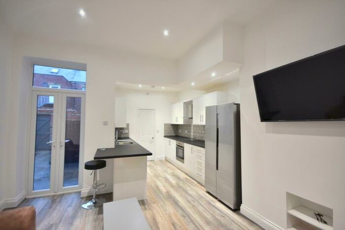 2 Bedroom Flat To Rent In Cavendish Road, Jesmond, NE2