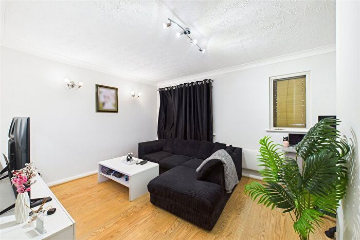 1 Bedroom Maisonette To Rent In Flamborough Spur, Slough, Berkshire, SL1