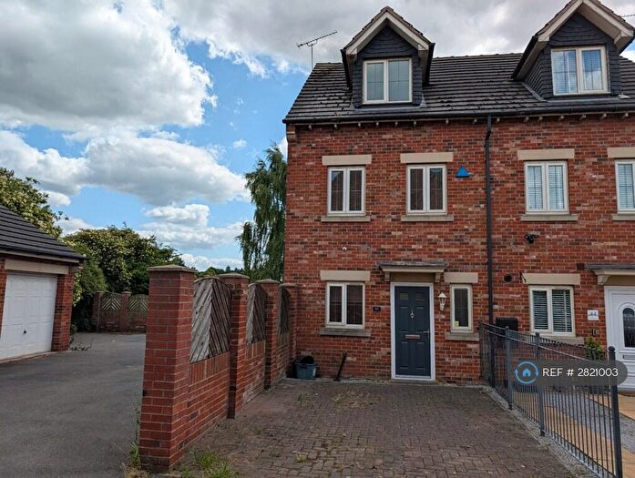 3 Bedroom End Of Terrace House To Rent In Sunningdale Drive, Doncaster, DN12