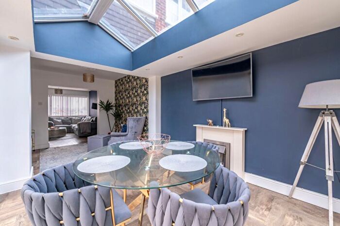 3 Bedroom Semi-Detached House For Sale In Wensum Way, Belton, NR31