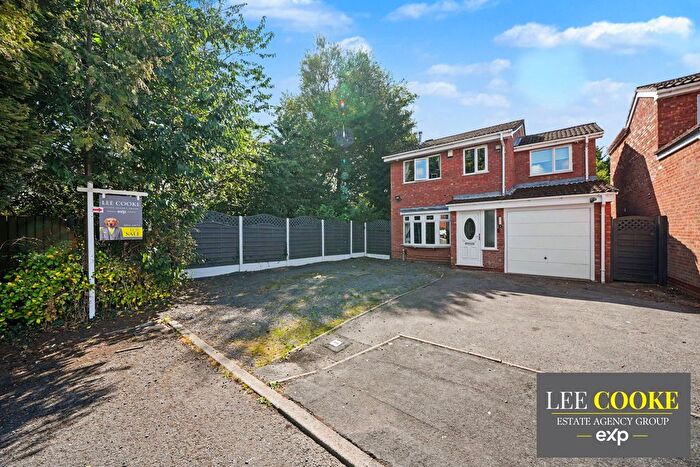 4 Bedroom Detached House For Sale In Titchfield Close, Old Hall Park, Wolverhampton, WV10