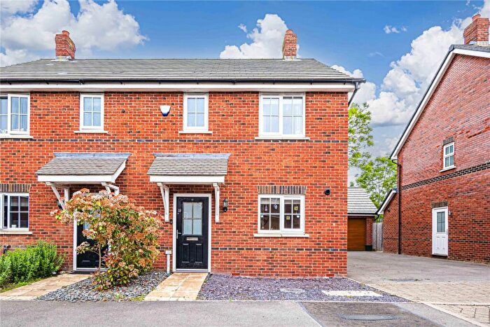 3 Bedroom Semi-Detached House For Sale In Damson Way, Edlesborough, Buckinghamshire, LU6