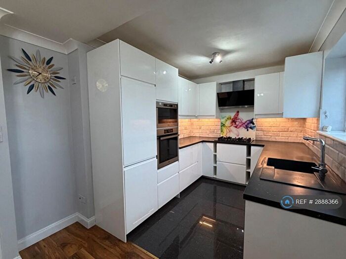 3 Bedroom Semi-Detached House To Rent In Chippenham Road, Romford, RM3