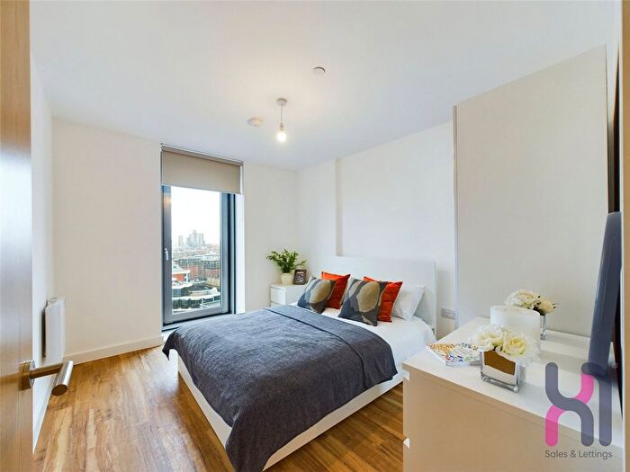1 Bedroom Flat To Rent In Michigan Point Tower D, Michigan Avenue, M50