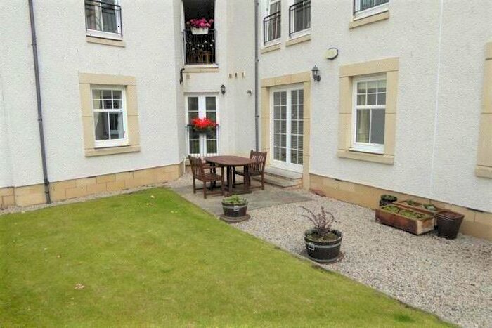 3 Bedroom Flat To Rent In Avenel, Edinburgh, Midlothian, EH4